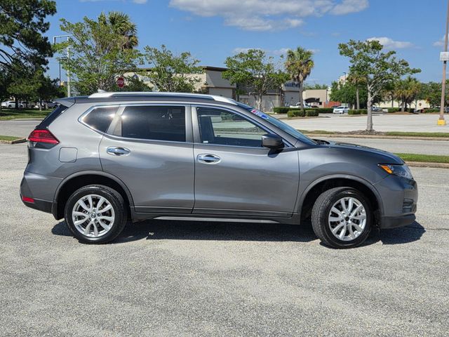 2017 Nissan Rogue SV - 23026702 - 30