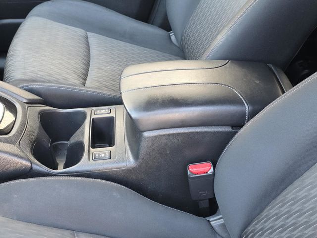 2017 Nissan Rogue SV - 23026702 - 7