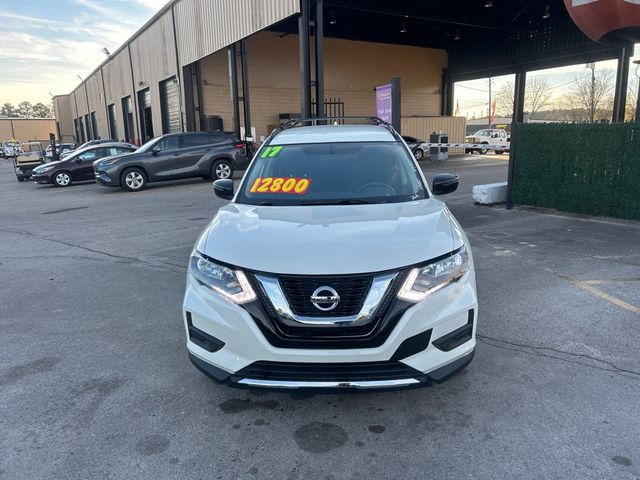 2017 Nissan Rogue SV - 22958596 - 1