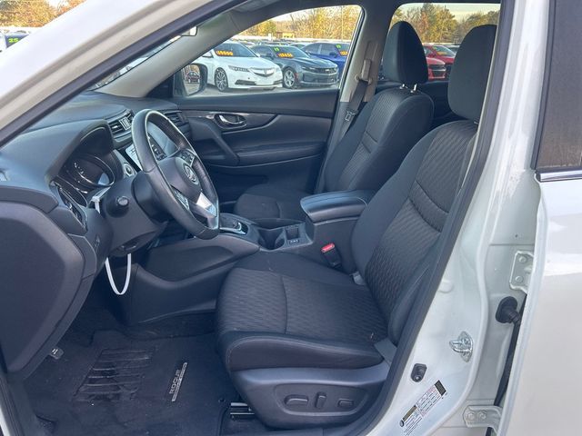 2017 Nissan Rogue SV - 22958596 - 7