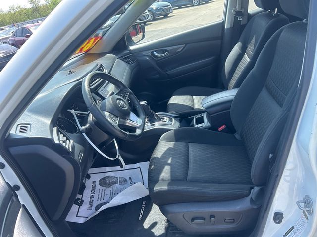 2017 Nissan Rogue SV - 22994546 - 7