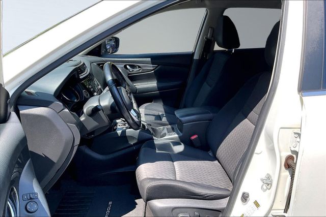 2017 Nissan Rogue SV - 23061409 - 9