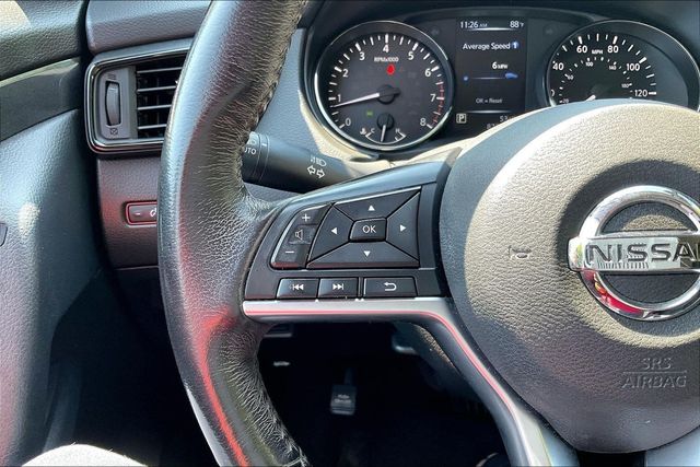 2017 Nissan Rogue SV - 23061409 - 20