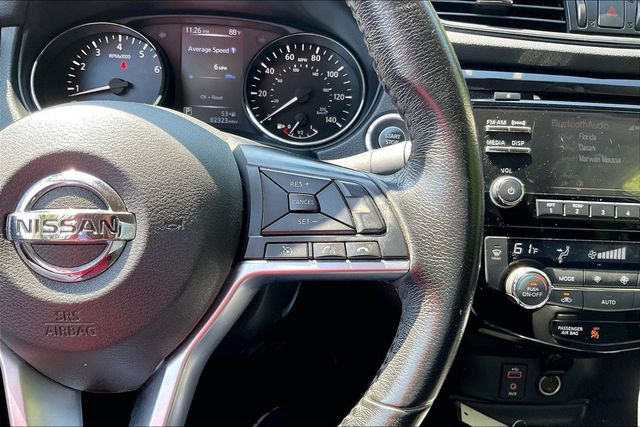 2017 Nissan Rogue SV - 23061409 - 21