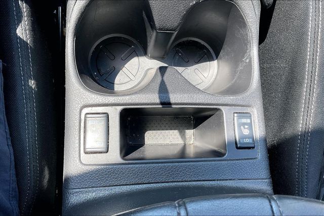 2017 Nissan Rogue SV - 23061409 - 29