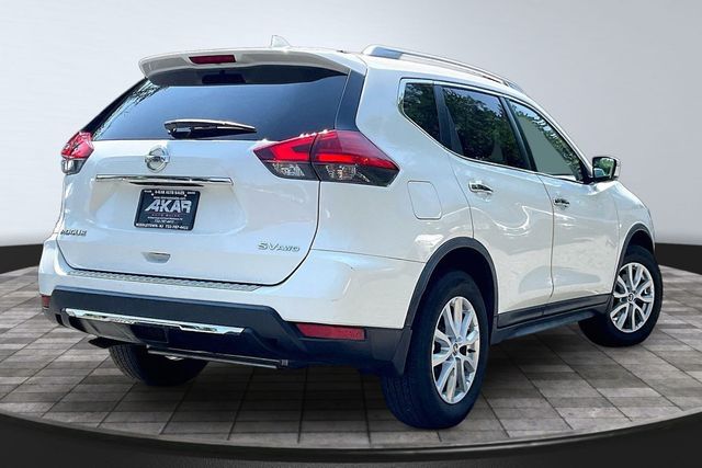 2017 Nissan Rogue SV - 23061409 - 4