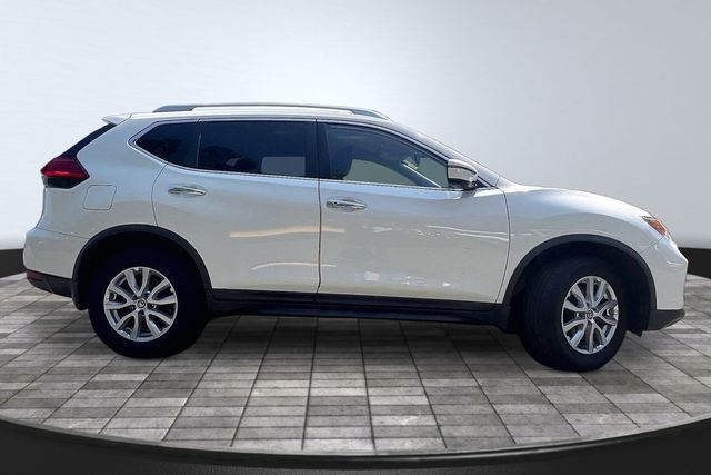 2017 Nissan Rogue SV - 23061409 - 7