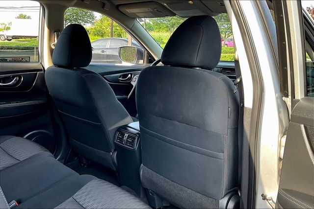 2017 Nissan Rogue SV - 23025510 - 14