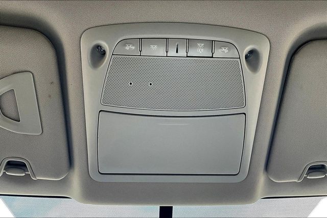 2017 Nissan Rogue SV - 23025510 - 28