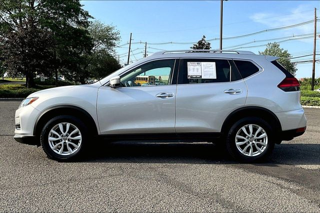 2017 Nissan Rogue SV - 23025510 - 3