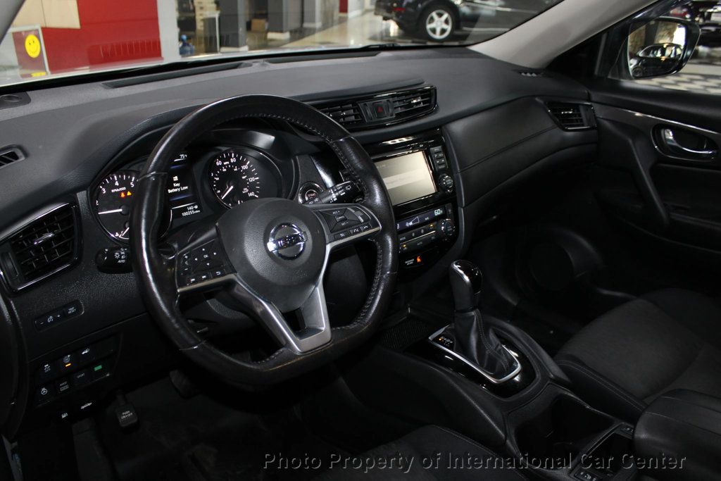 2017 Nissan Rogue SV (2017.5) Sport Utility 4D - 22927835 - 11