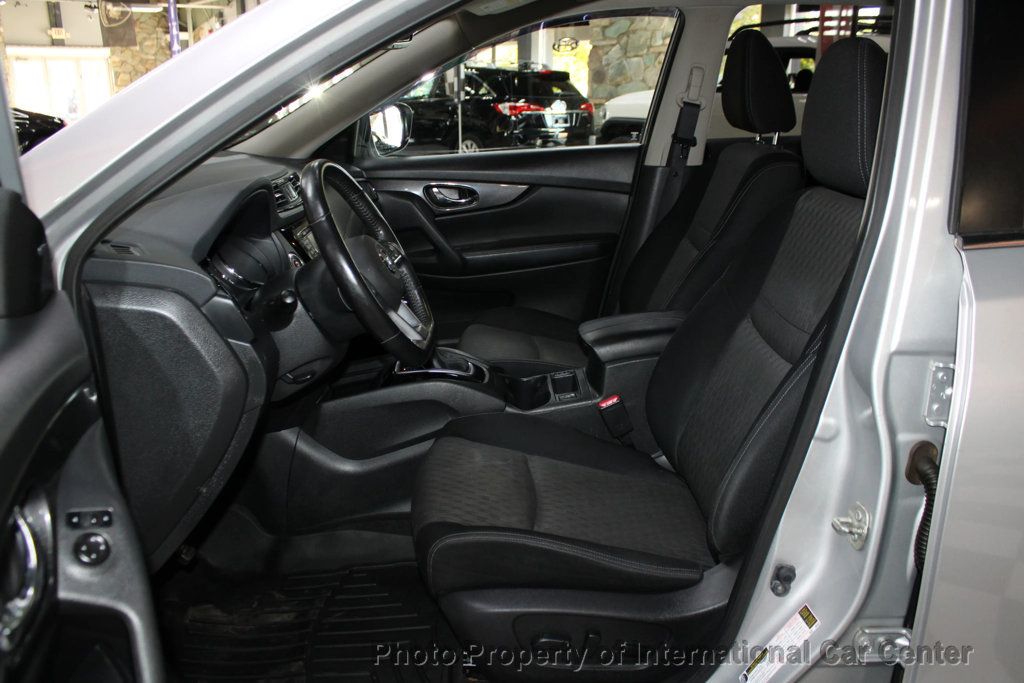 2017 Nissan Rogue SV (2017.5) Sport Utility 4D - 22927835 - 12