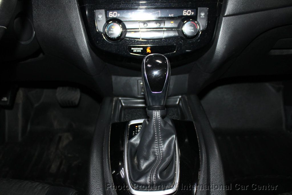 2017 Nissan Rogue SV (2017.5) Sport Utility 4D - 22927835 - 14