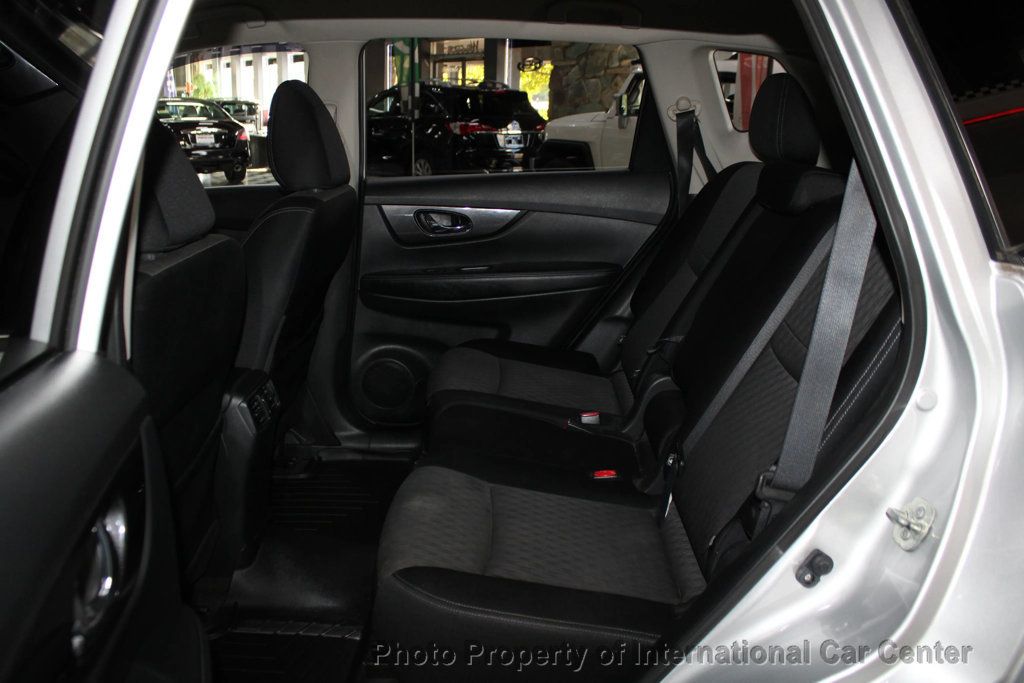 2017 Nissan Rogue SV (2017.5) Sport Utility 4D - 22927835 - 19