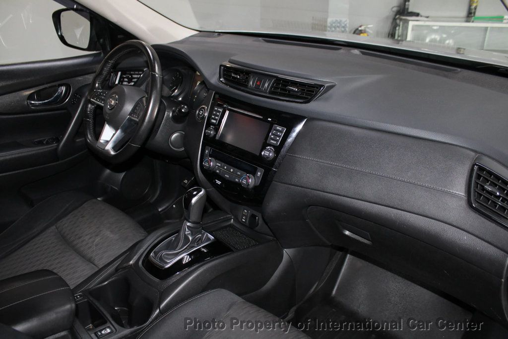 2017 Nissan Rogue SV (2017.5) Sport Utility 4D - 22927835 - 26