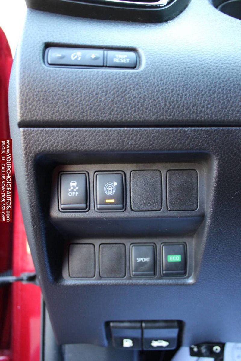 2017 Nissan Rogue SV 4dr Crossover - 22855339 - 14