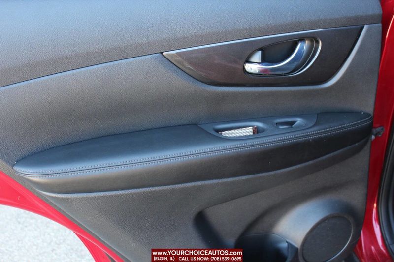 2017 Nissan Rogue SV 4dr Crossover - 22855339 - 15