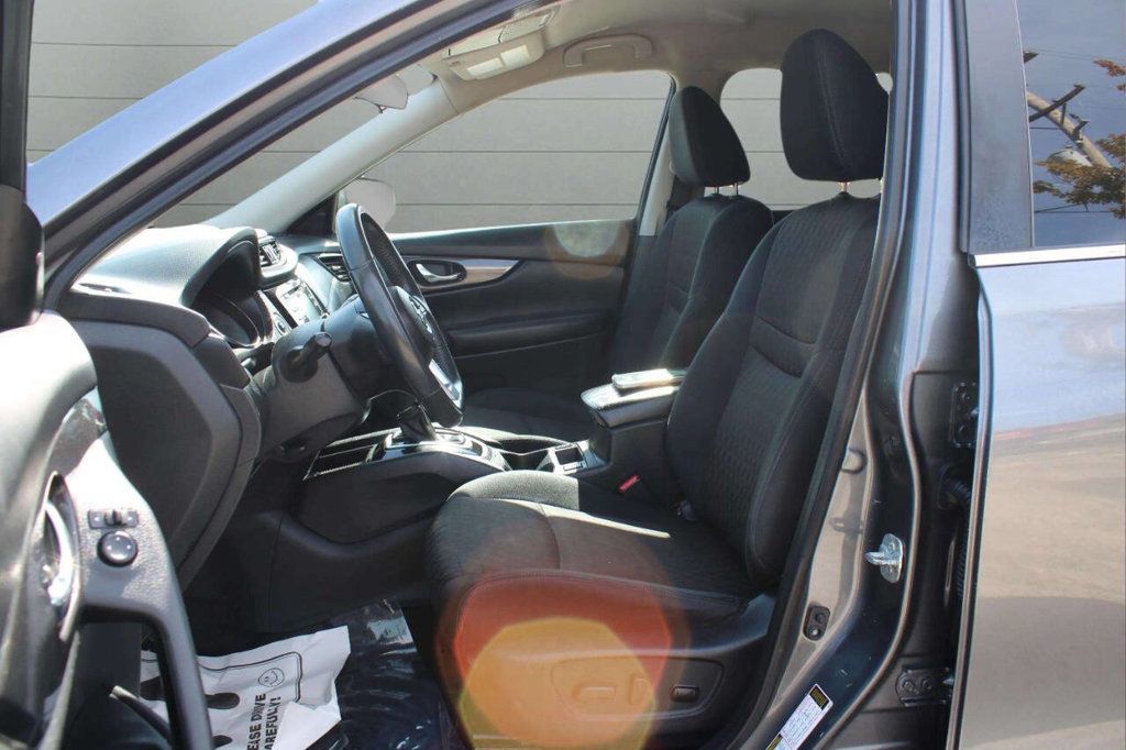 2017 Nissan Rogue SV AWD 4dr Crossover - 22926406 - 10