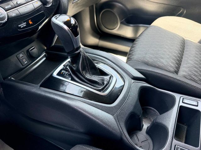 2017 Nissan Rogue SV AWD 4dr Crossover - 23030930 - 38