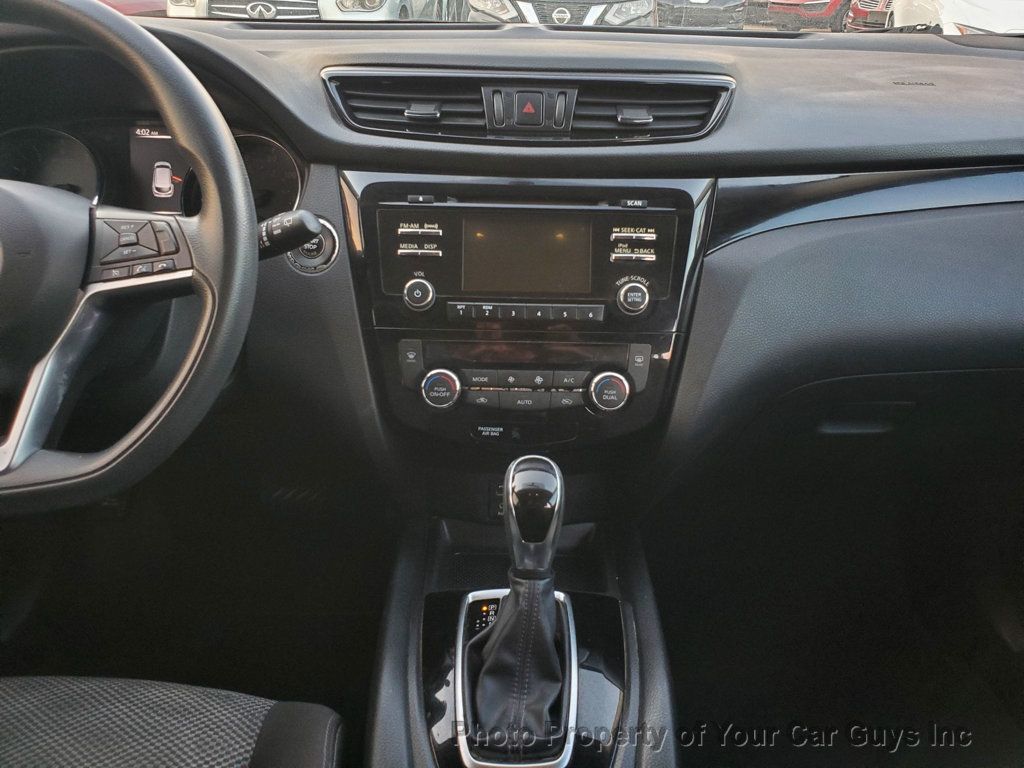 2017 Nissan Rogue Sport  - 22993672 - 15