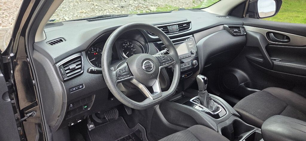 2017 Nissan Rogue Sport  - 23021721 - 9