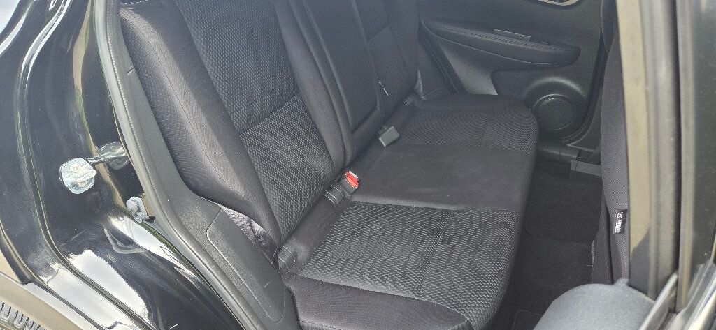 2017 Nissan Rogue Sport  - 23021721 - 18