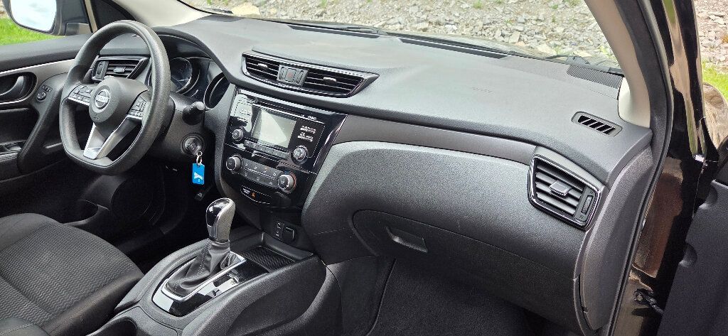 2017 Nissan Rogue Sport  - 23021721 - 19