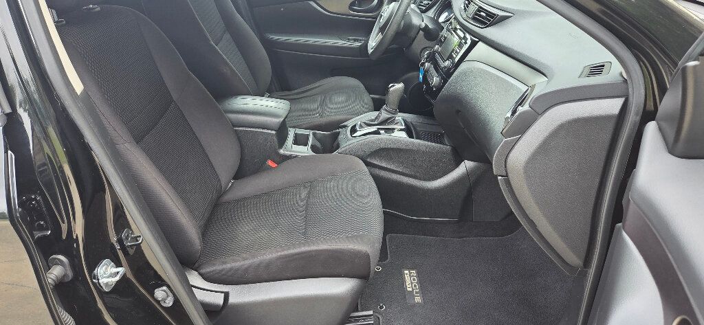 2017 Nissan Rogue Sport  - 23021721 - 20
