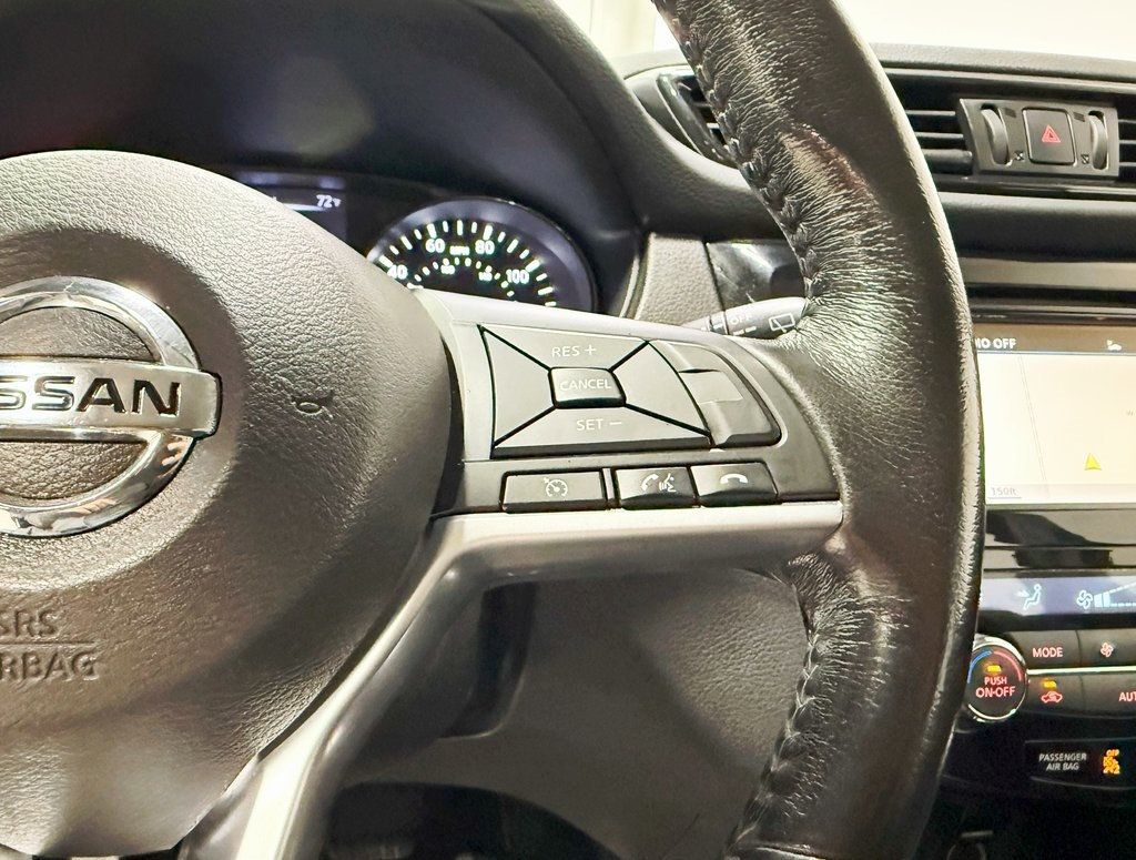 2017 Nissan Rogue Sport SV photo 11