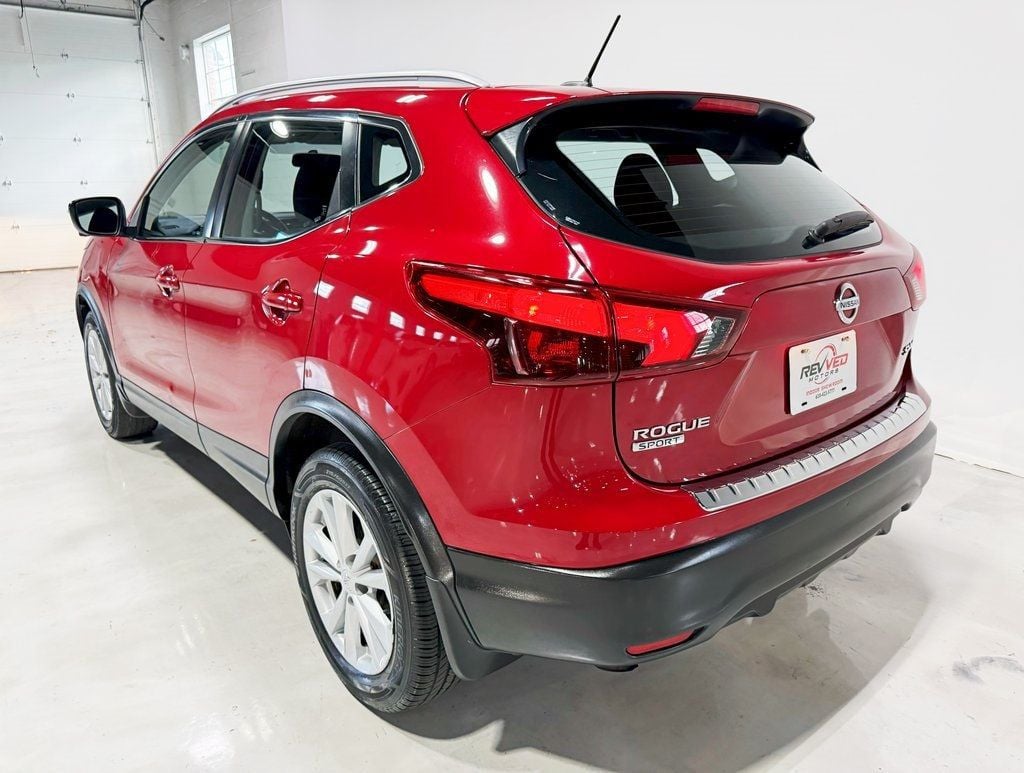 2017 Nissan Rogue Sport SV photo 5