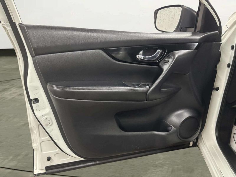 2017 Nissan Rogue Sport AWD SV - 22995194 - 9