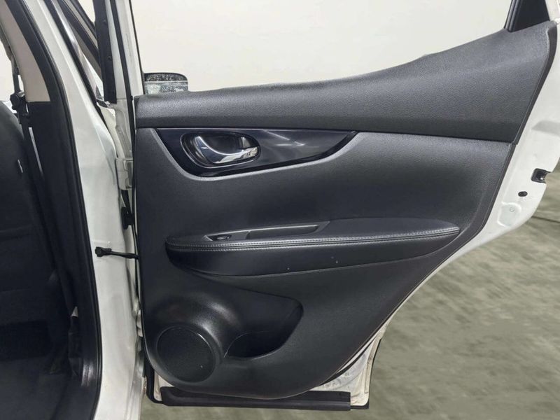 2017 Nissan Rogue Sport AWD SV - 22995194 - 15