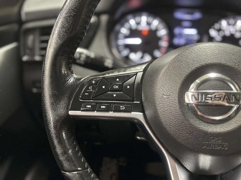 2017 Nissan Rogue Sport AWD SV - 22995194 - 28