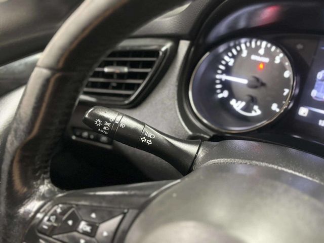 2017 Nissan Rogue Sport AWD SV - 22995194 - 30