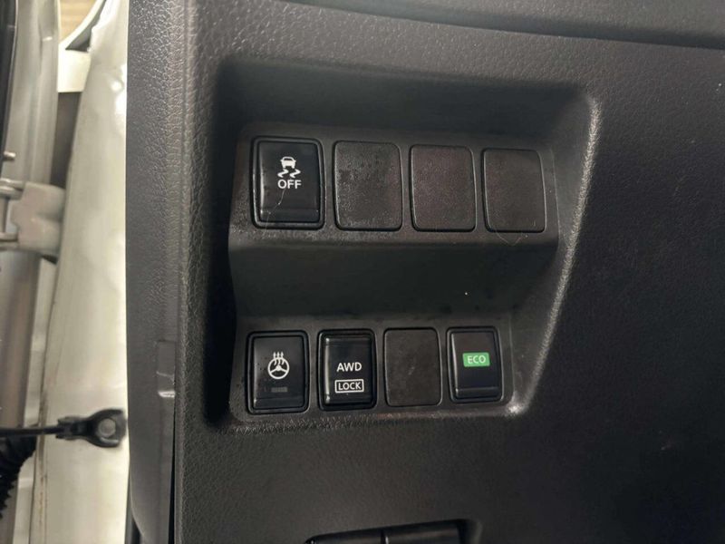 2017 Nissan Rogue Sport AWD SV - 22995194 - 34