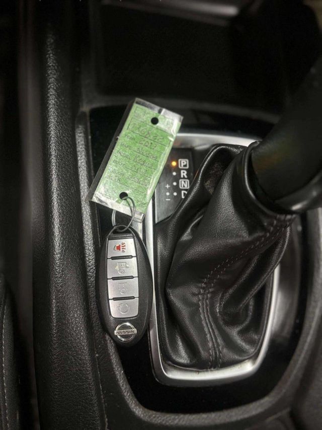 2017 Nissan Rogue Sport AWD SV - 22995194 - 35