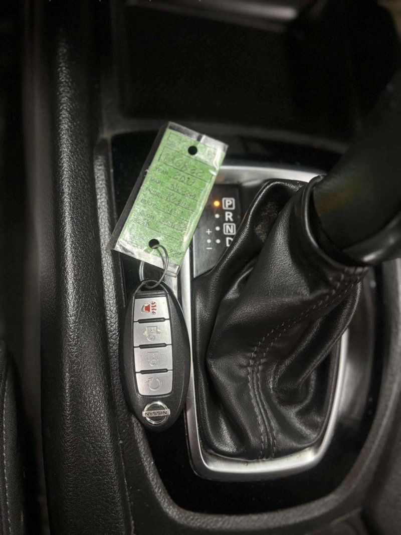 2017 Nissan Rogue Sport AWD SV - 22995194 - 35