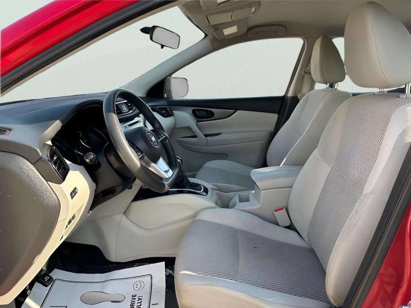 2017 Nissan Rogue Sport AWD SV - 23049605 - 9