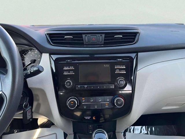 2017 Nissan Rogue Sport AWD SV - 23049605 - 24