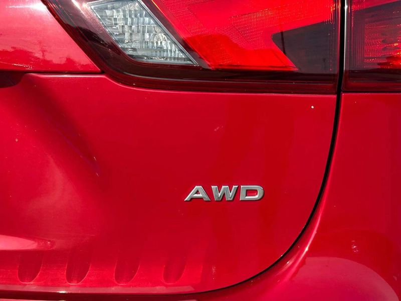 2017 Nissan Rogue Sport AWD SV - 23049605 - 30