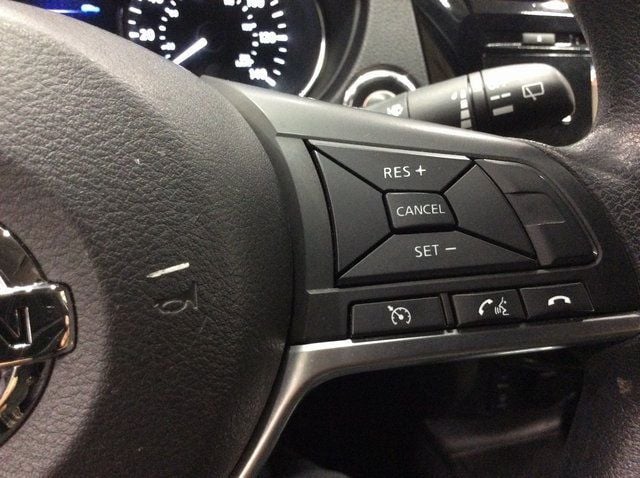 2017 Nissan Rogue Sport AWD SV - 22945198 - 12