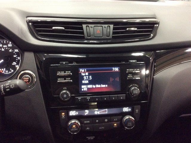 2017 Nissan Rogue Sport AWD SV - 22945198 - 14