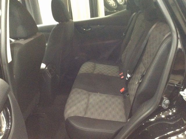 2017 Nissan Rogue Sport AWD SV - 22945198 - 18