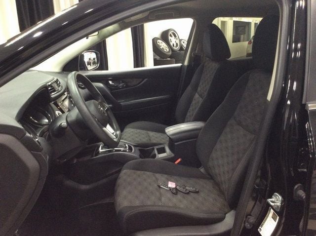 2017 Nissan Rogue Sport AWD SV - 22945198 - 8