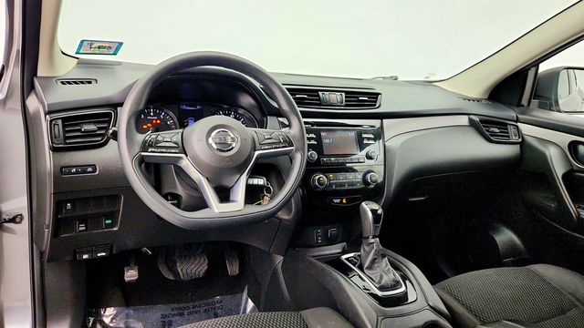 2017 Nissan Rogue Sport AWD S with 17'' Aluminum Alloy Wheels - 23006925 - 11