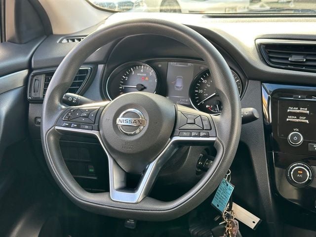 2017 Nissan Rogue Sport FWD S - 22738821 - 18