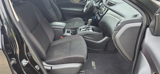 2017 Nissan Rogue Sport FWD S - 23021721 - 20