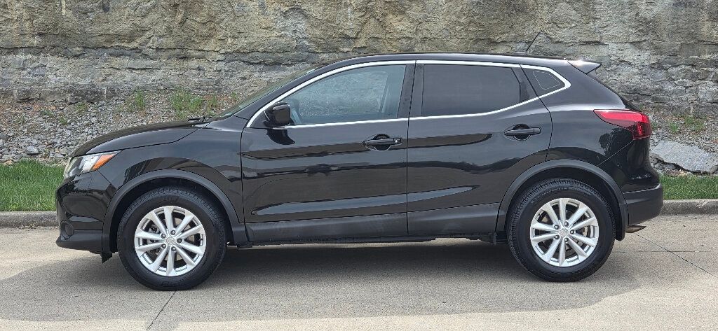 2017 Nissan Rogue Sport FWD S - 23021721 - 3