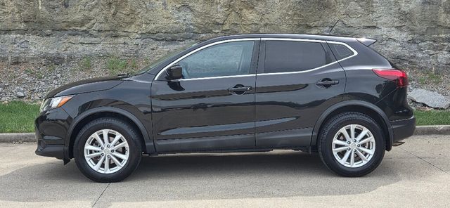 2017 Nissan Rogue Sport FWD S - 23021721 - 3