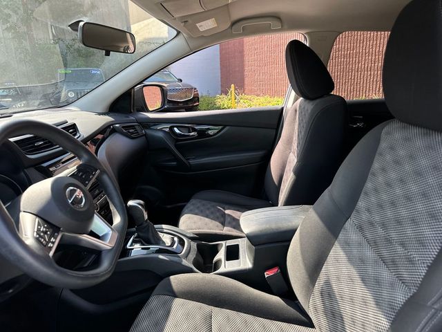 2017 Nissan Rogue Sport FWD SV - 23035956 - 12